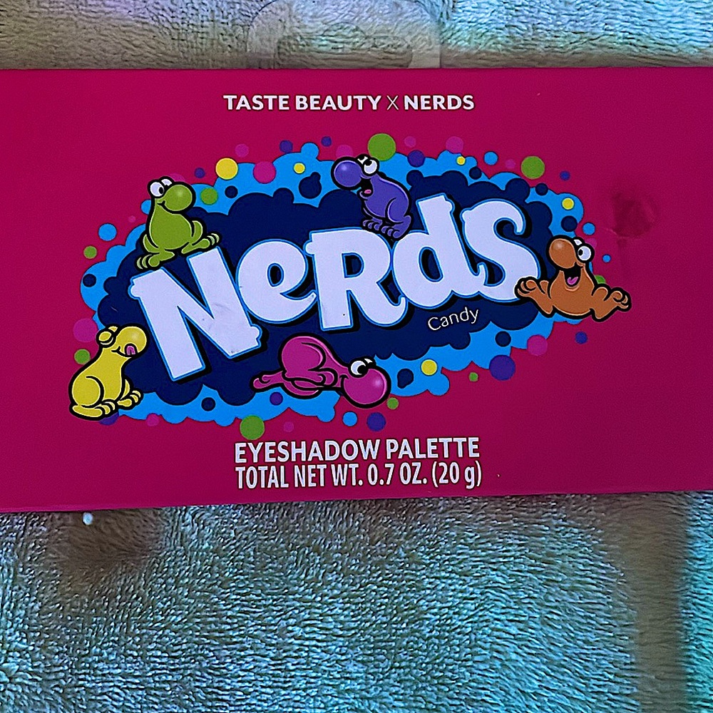NERDS eye shadow palette [NEW]